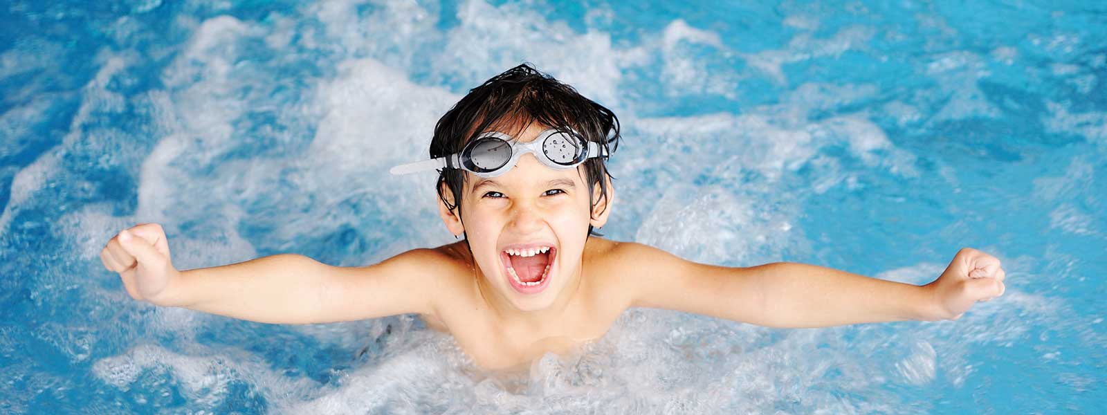 swimming-child-splash